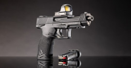 Nos EUA, pistola Taurus TX22 Competition é avaliada pela Shooting Sports